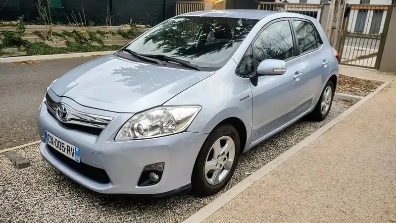 Utilisé 2011 Toyota Auris Hybrid Berline | 10 600 € - Image 1/4