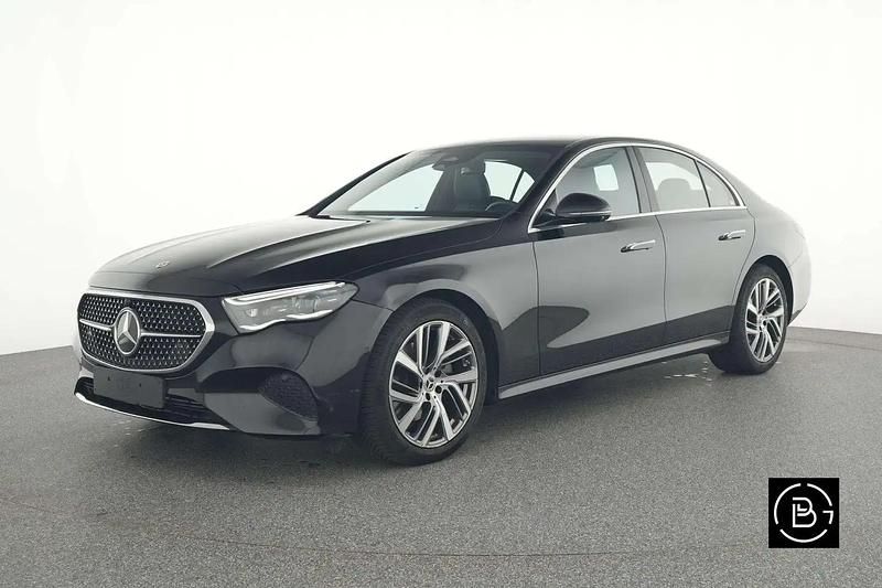 Noir Utilisé 2024 Mercedes E220 Luxury Berline | 50 990 € (Super prix) - Image 1/4