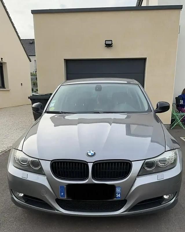 Gris Utilisé 2009 BMW 318 Comfort Edition Berline | 6 500 € (Prix juste) - Image 1/4