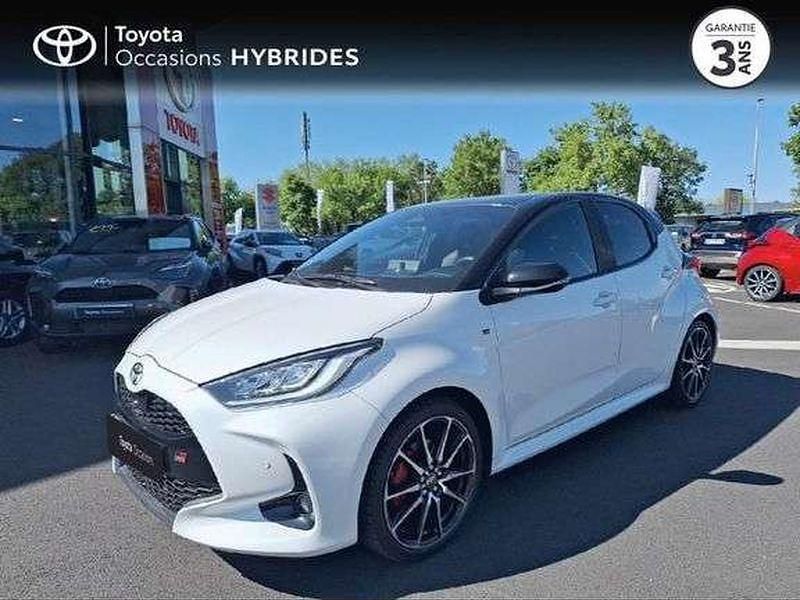 Utilisé 2024 Toyota Yaris Hybrid Sport Berline | 24 990 € (Prix juste) - Image 1/1