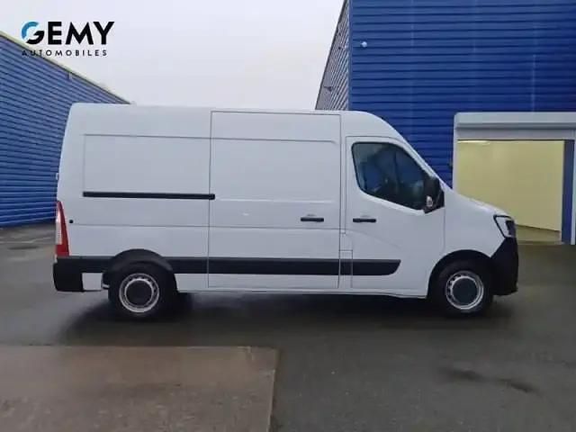 Occasion Renault Master 2023 Blanc mineral Berline