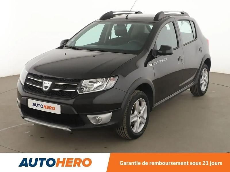 Noir Utilisé 2016 Dacia Sandero Prestige Citadine | 9 390 € (Prix juste) - Image 1/2