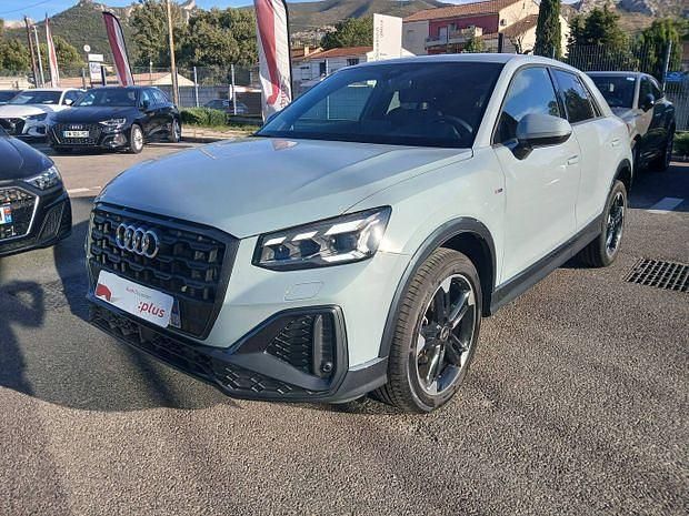 Gris flèche nacré Utilisé 2023 Audi Q2 S-Line SUV | 32 790 € (Prix juste) - Image 1/4