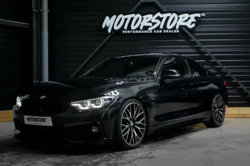 Noir Utilisé 2018 BMW 440 M Sport Coupé | 41 990 € (Prix cher) - Image 1/4