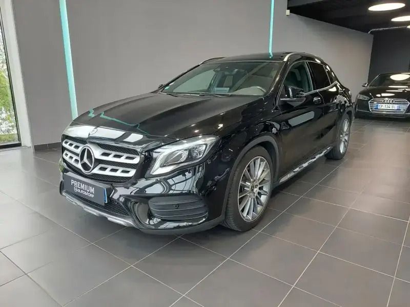 Noir Utilisé 2018 Mercedes GLA250 SUV | 32 990 € - Image 1/4