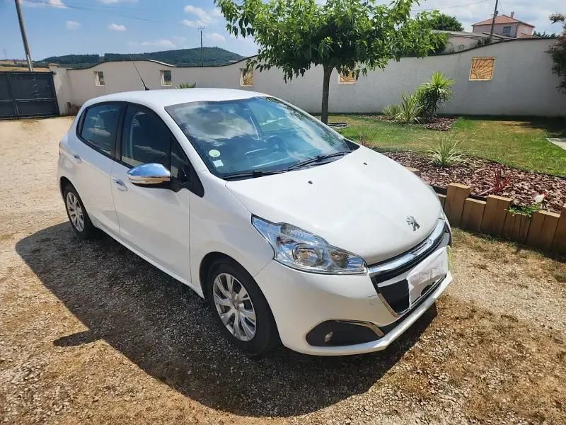 Blanc Utilisé 2018 Peugeot 208 S Citadine | 9 600 € (Prix juste) - Image 1/4