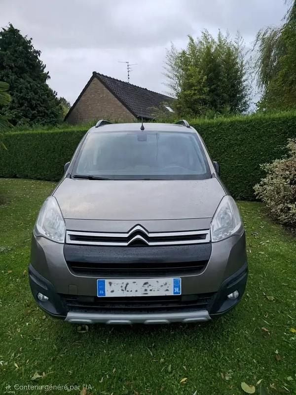 Utilisé 2015 Citroën Berlingo Feel Monospace | 10 500 € (Prix juste) - Image 1/4