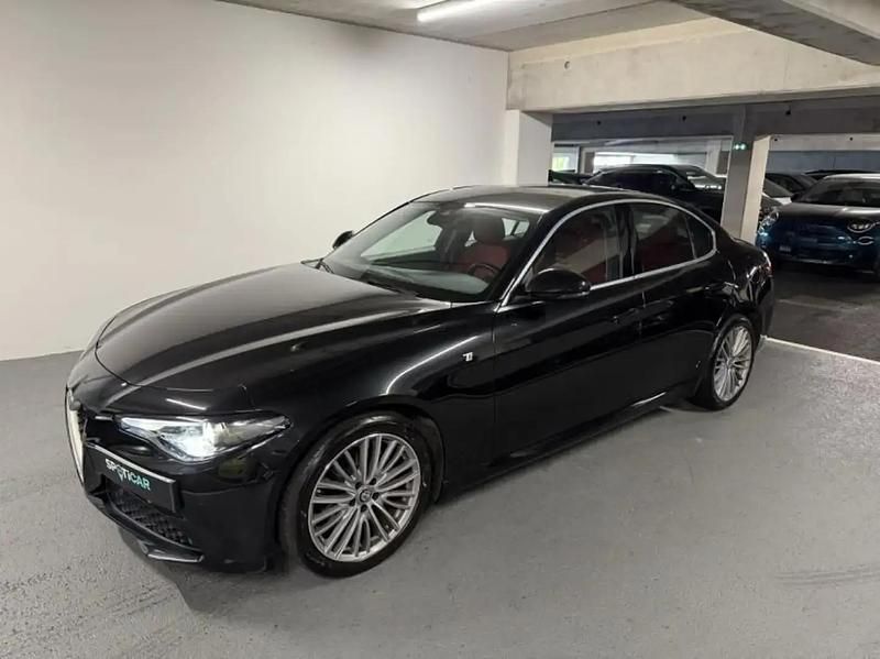 Noir Utilisé 2020 Alfa Romeo Giulia Ti Berline | 27 990 € (Bon prix) - Image 1/4
