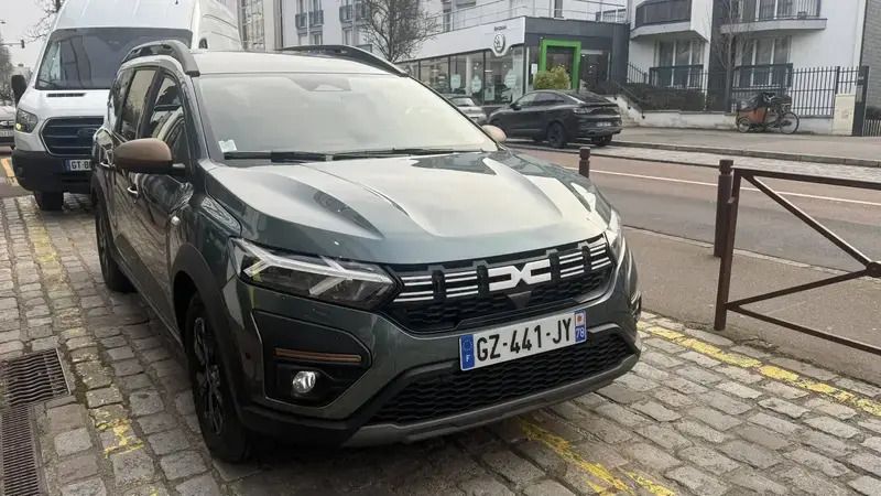 Vert Utilisé 2024 Dacia Jogger Extreme Monospace | 26 900 € (Prix juste) - Image 1/4