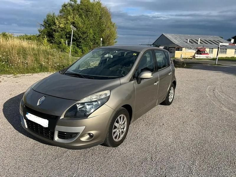 Utilisé 2010 Renault Scénic III Monospace | 3 800 € (Prix juste) - Image 1/4