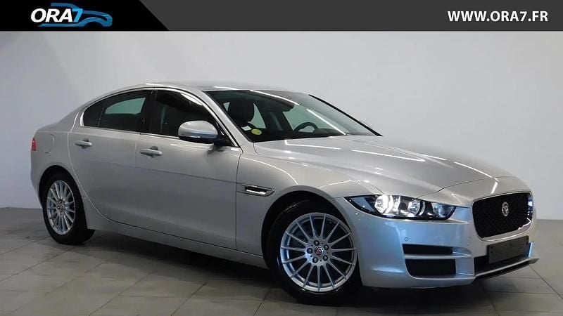 Argent Utilisé 2019 Jaguar XE Prestige Berline | 26 990 € - Image 1/4
