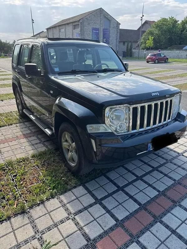 Utilisé 2008 Jeep Cherokee Limited SUV | 8 990 € - Image 1/4