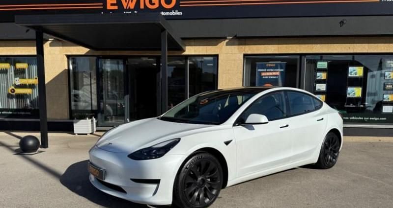 Blanc Utilisé 2021 Tesla Model 3 Standard Range Berline | 23 990 € (Prix juste) - Image 1/4
