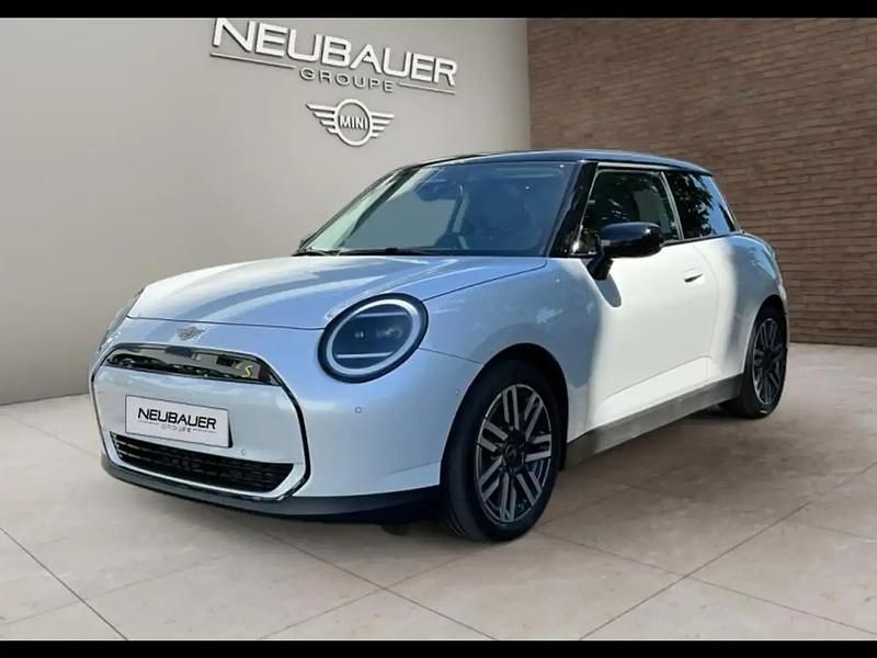Blanc Occasion 2024 Mini Cooper SE Classic Citadine | 34 490 € - Image 1/4