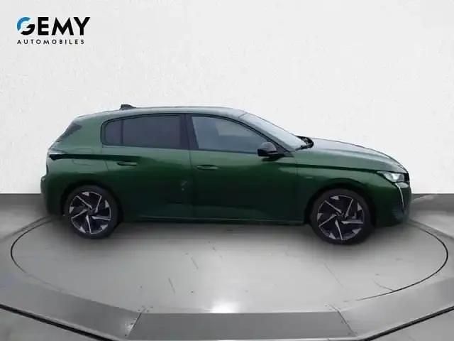 Occasion Peugeot 308 136 ch (100 kW) 2022 Teinte m. vert olivine Berline