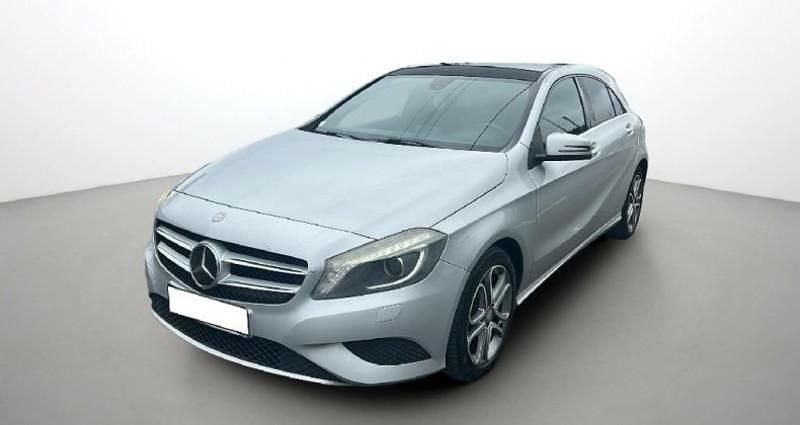 Gris Utilisé 2013 Mercedes A180 Berline | 14 690 € (Prix juste) - Image 1/4