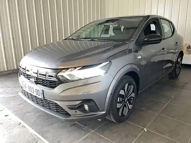 Gris schiste Utilisé 2025 Dacia Sandero Berline | 17 900 € (Prix juste) - Image 1/4