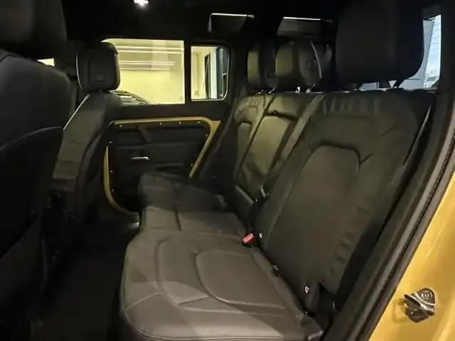 Nouvelle Land Rover Defender 2025 Jaune SUV