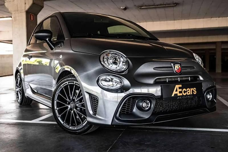 Gris Utilisé 2023 Abarth 595 Citadine | 24 950 € (Prix juste) - Image 1/4
