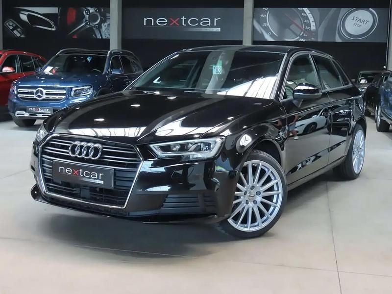 Noir Utilisé 2017 Audi A3 Berline | 14 290 € (Prix juste) - Image 1/4