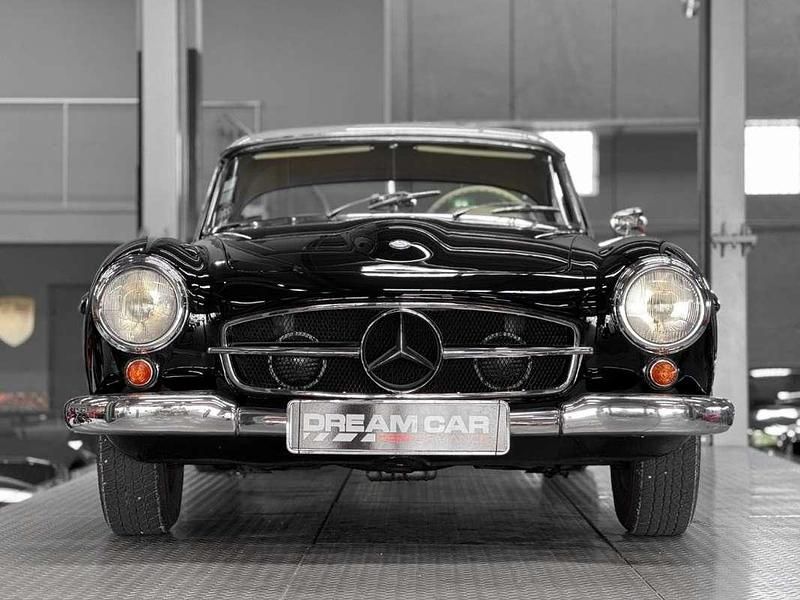 Occasion Mercedes 190 106 ch (77 kW) 1960 Noir Berline