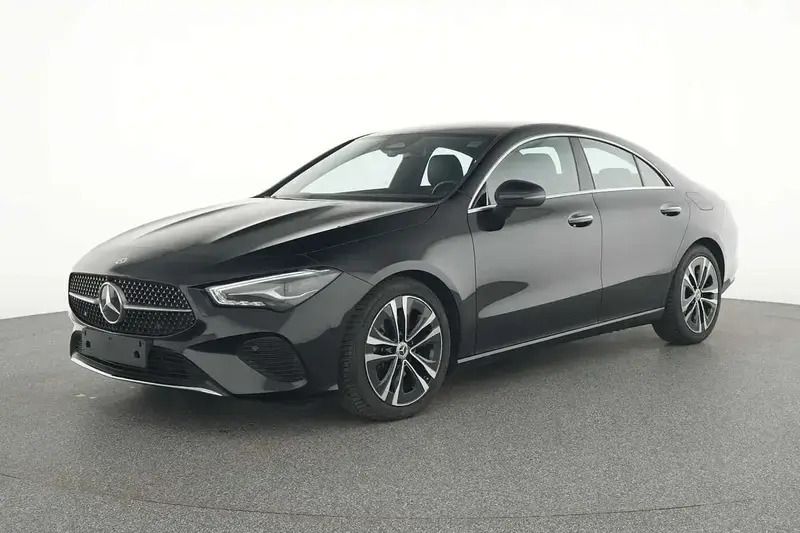 Noir Utilisé 2024 Mercedes CLA180 Luxury Berline | 32 990 € (Bon prix) - Image 1/4