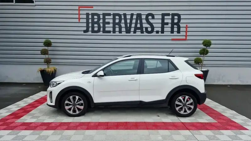 Blanc Utilisé 2022 Kia Stonic Active SUV | 17 299 € (Prix juste) - Image 1/4