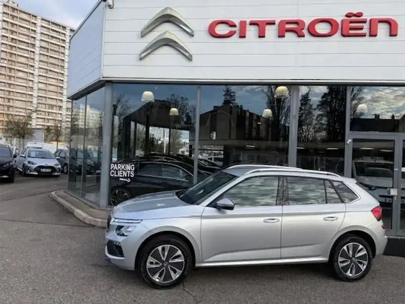 Gris Utilisé 2024 Skoda Kamiq Selection SUV | 24 900 € (Prix assez cher) - Image 1/4