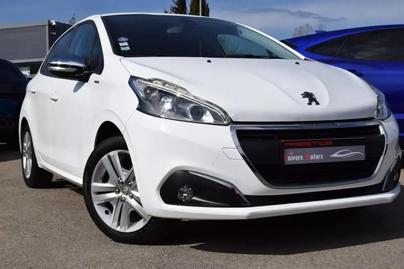Blanc Utilisé 2018 Peugeot 208 Style Citadine | 7 400 € (Prix juste) - Image 1/4