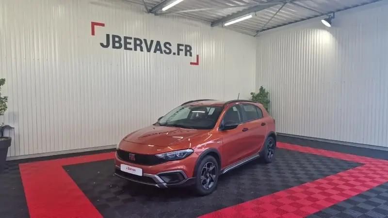 Orange Utilisé 2022 Fiat Tipo Cross Berline | 13 990 € (Prix juste) - Image 1/4