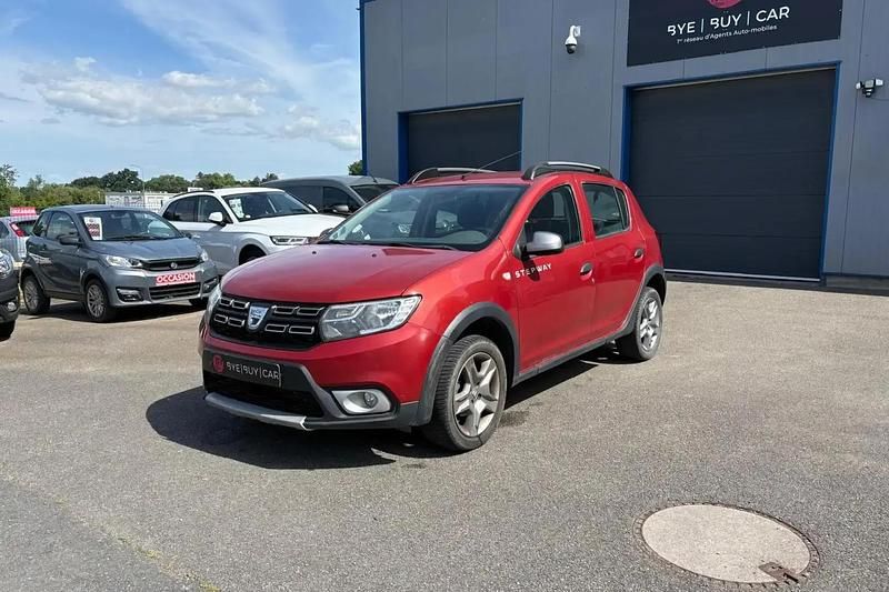 Rouge Utilisé 2017 Dacia Sandero Stepway Citadine | 9 990 € (Prix juste) - Image 1/4