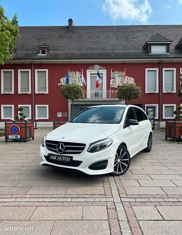 Blanc Utilisé 2016 Mercedes B180 Monospace | 10 990 € (Bon prix) - Image 1/4