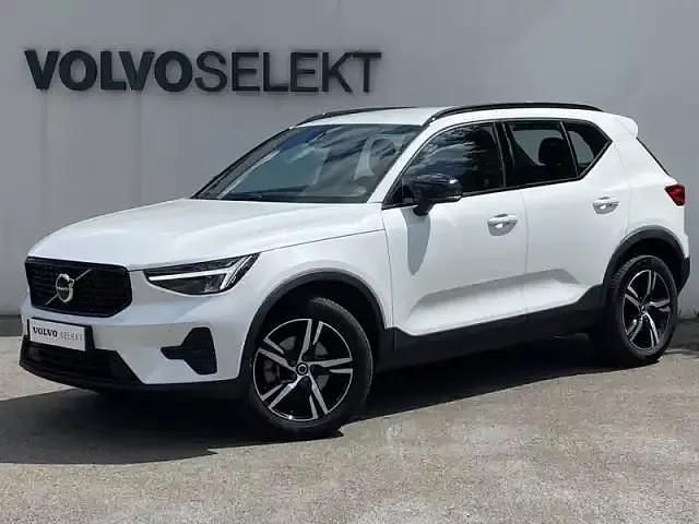 Blanc Utilisé 2024 Volvo XC40 Plus SUV | 33 980 € (Prix juste) - Image 1/4