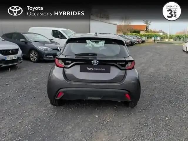 Occasion Toyota Yaris Hybrid Business Edition 92 ch (67 kW) 2023 Gris atlas (m) Berline