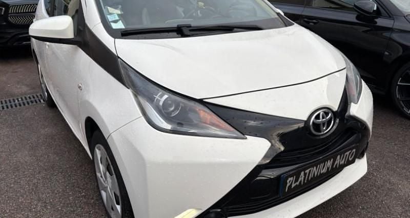 Blanc Utilisé 2017 Toyota Aygo Trend Citadine | 6 990 € (Bon prix) - Image 1/4