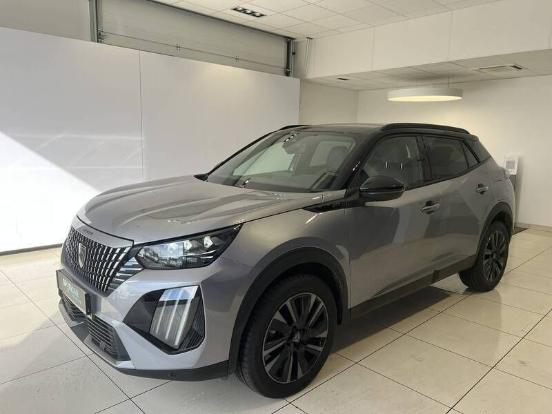 Gris Utilisé 2024 Peugeot 2008 SUV | 31 430 € - Image 1/3