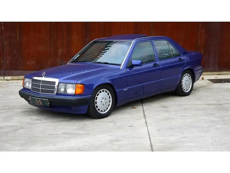 Bleu Occasion 1992 Mercedes 190 Avantgarde Berline | 14 900 € - Image 1/4