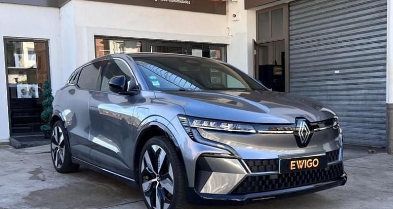 Gris Utilisé 2022 Renault Mégane Techno Berline | 21 990 € (Bon prix) - Image 1/4