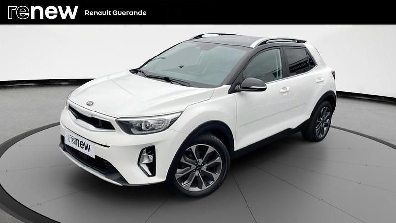 Blanc Occasion 2021 Kia Stonic Launch Edition SUV | 14 990 € (Prix juste) - Image 1/4