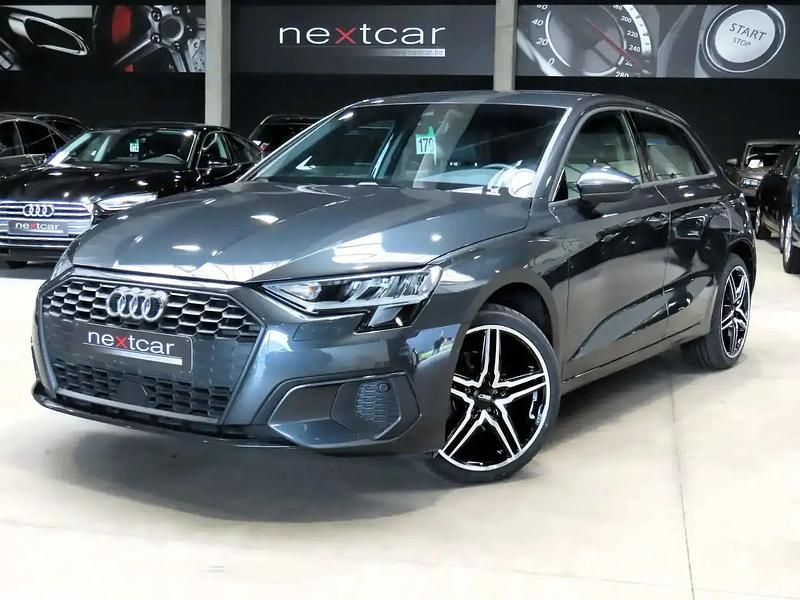 Gris Occasion 2021 Audi A3 Berline | 22 990 € (Bon prix) - Image 1/4