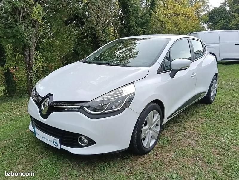 Blanc Utilisé 2013 Renault Clio IV Dynamique Berline | 8 990 € (Prix juste) - Image 1/4