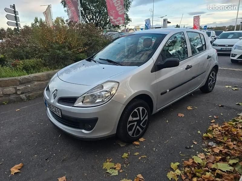 Gris Utilisé 2008 Renault Clio III Berline | 2 990 € (Prix juste) - Image 1/4