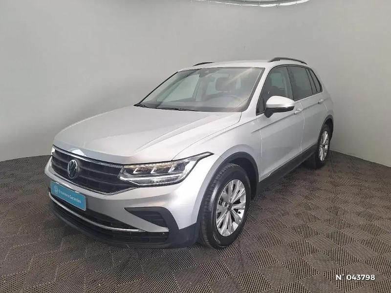 Gris Utilisé 2023 VW Tiguan Life SUV | 35 990 € (Prix juste) - Image 1/4