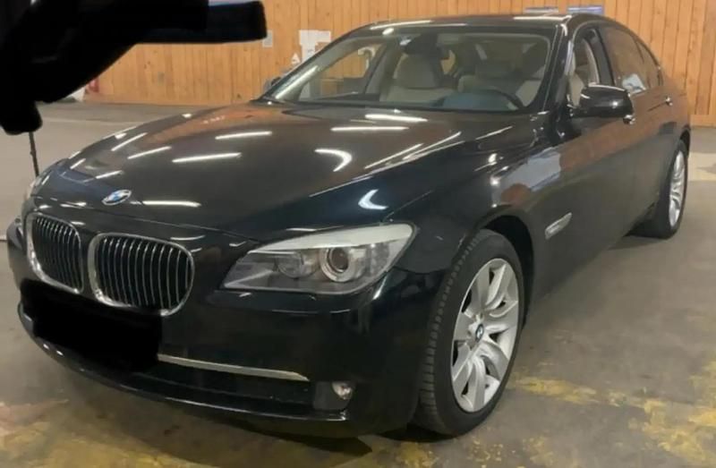 Noir Utilisé 2011 BMW 740 Exclusive Berline | 27 700 € - Image 1/4
