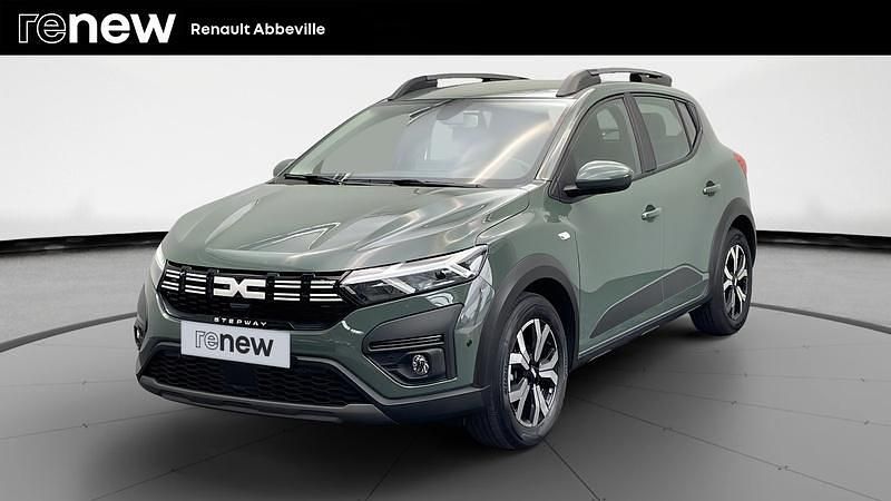 Gris Utilisé 2024 Dacia Sandero Expression Citadine | 17 990 € (Prix assez cher) - Image 1/4