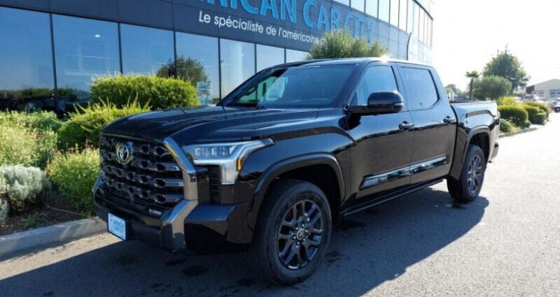 Gris Utilisé 2023 Toyota Tundra Platinum Pick-up | 109 990 € - Image 1/4