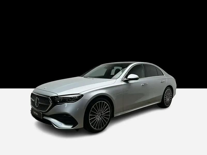 Argent Utilisé 2025 Mercedes E220 Berline | 71 784 € - Image 1/4