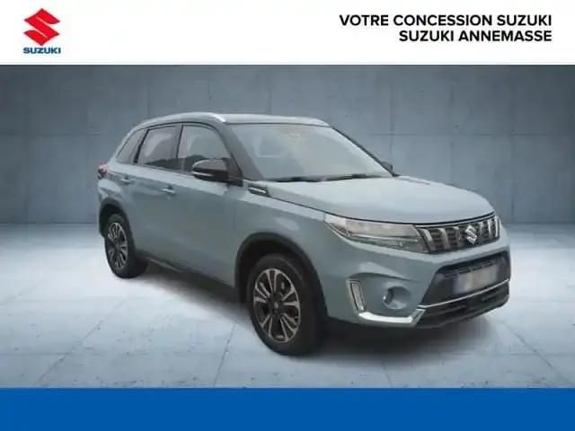So'color ice grayish blue/black métal Occasion 2022 Suzuki Vitara Style SUV | 19 990 € (Prix juste) - Image 1/4