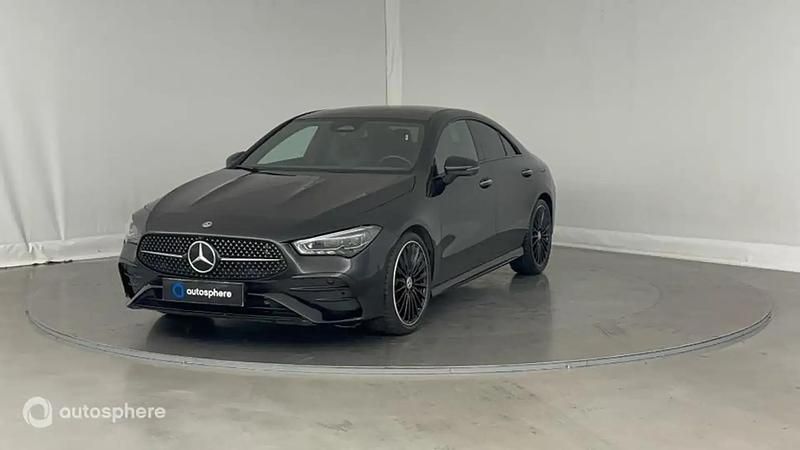 Noir Utilisé 2023 Mercedes CLA200 AMG line Berline | 36 999 € (Prix assez cher) - Image 1/4