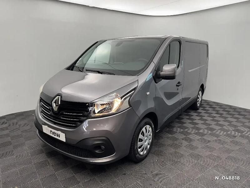 Gris Utilisé 2018 Renault Trafic Van | 16 990 € (Bon prix) - Image 1/4